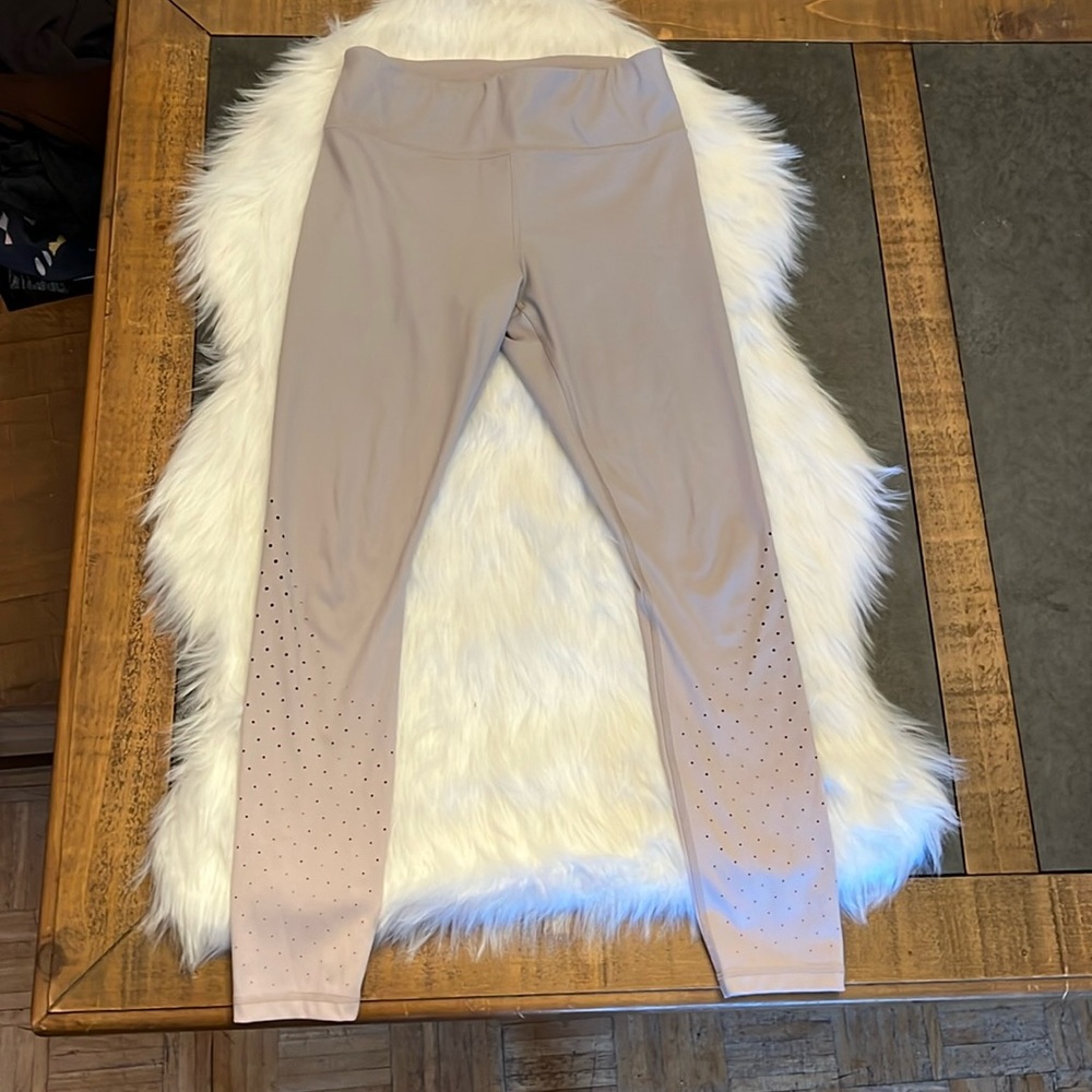 Athleta Contender Aero 7/8 tight Small